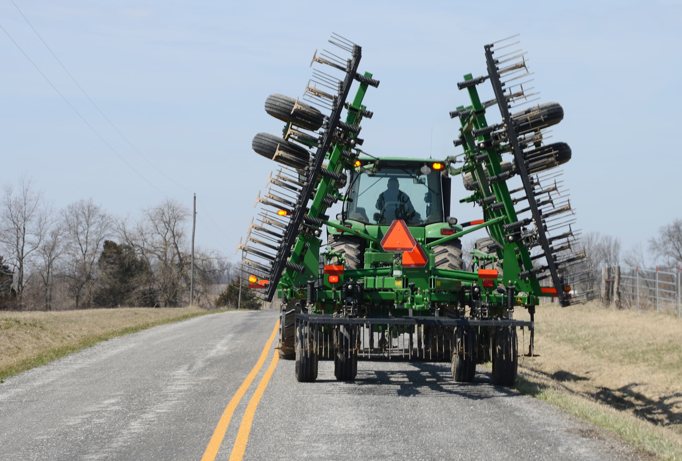 Legislation aims to move farm vehicles faster Legislation aims to move farm vehicles faster