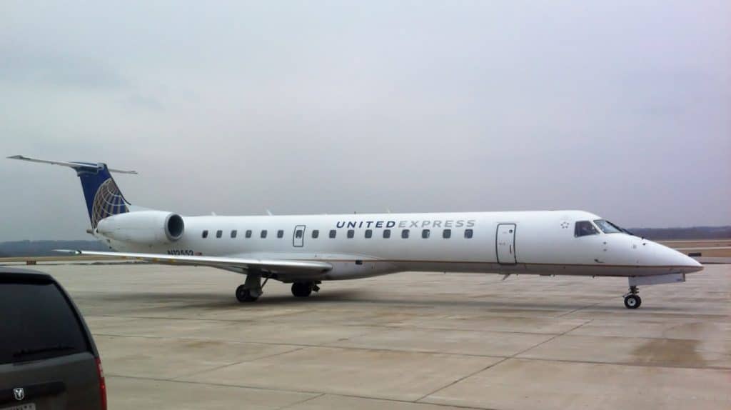 Flight returns to Chicago after coyote strike Flight returns to Chicago after coyote strike