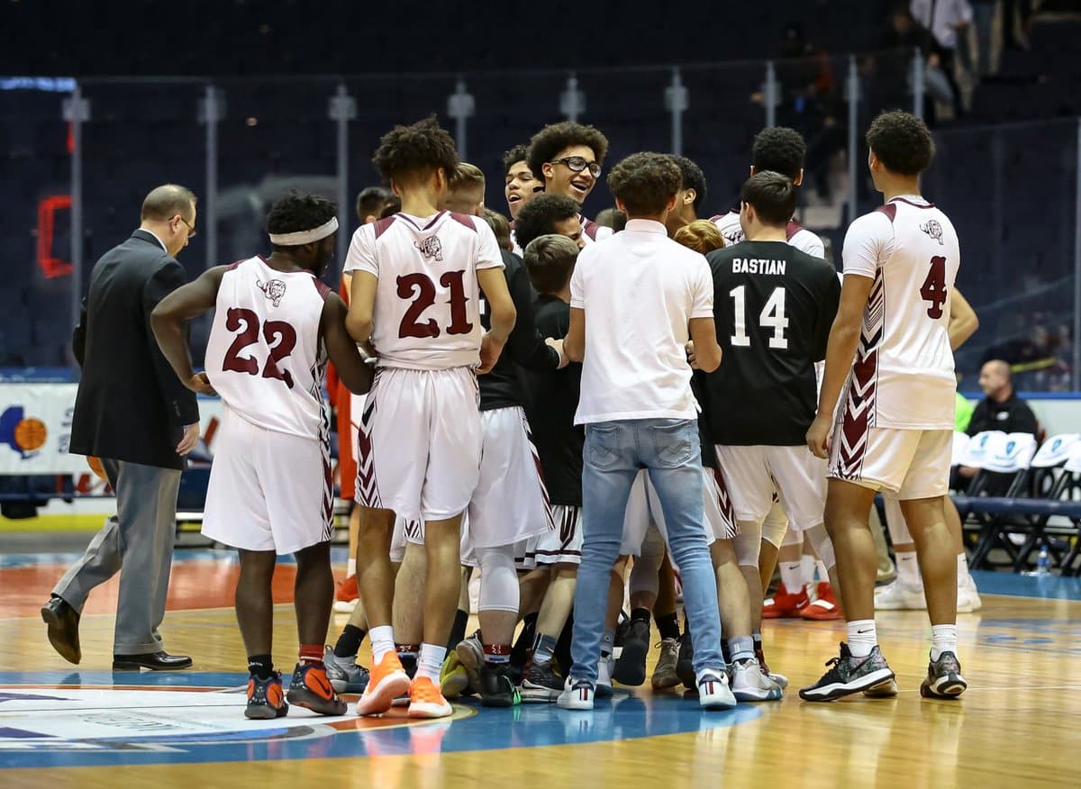 TITLE TOWN: Lyons notches 19th sectional title as Justice Smith too much for Red Jacket TITLE TOWN: Lyons notches 19th sectional title as Justice Smith too much for Red Jacket