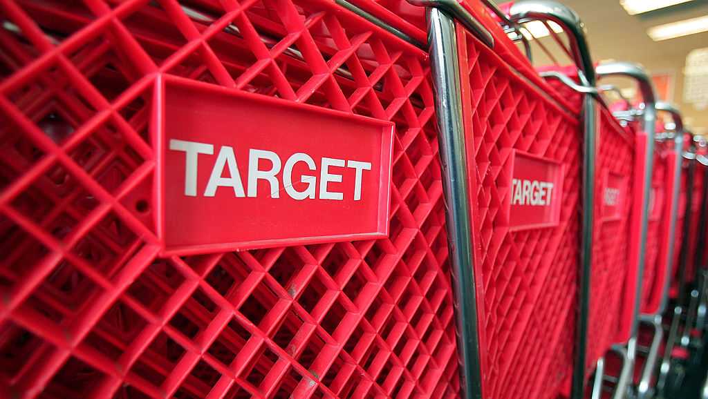 Retailers warn shoppers of price hikes from tariffs Retailers warn shoppers of price hikes from tariffs
