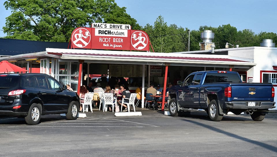 Mac’s Drive-In serves nostalgia and root beer in Waterloo Mac’s Drive-In serves nostalgia and root beer in Waterloo