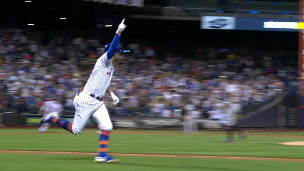 Down a run in extras, Mets pull off win over Cleveland