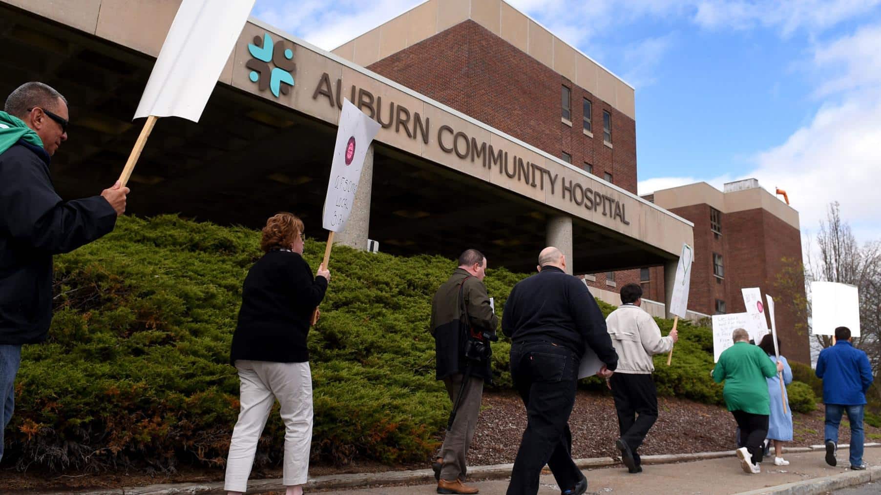 Auburn hospital nurses approve three-year contract Auburn hospital nurses approve three-year contract