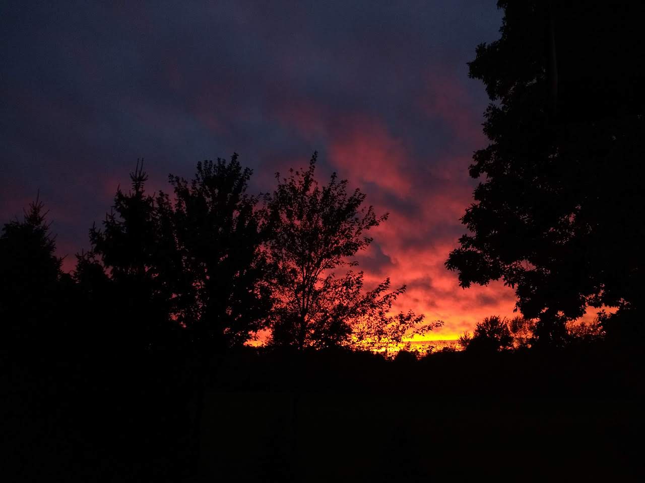 Fiery sunset in the Finger Lakes (photo)