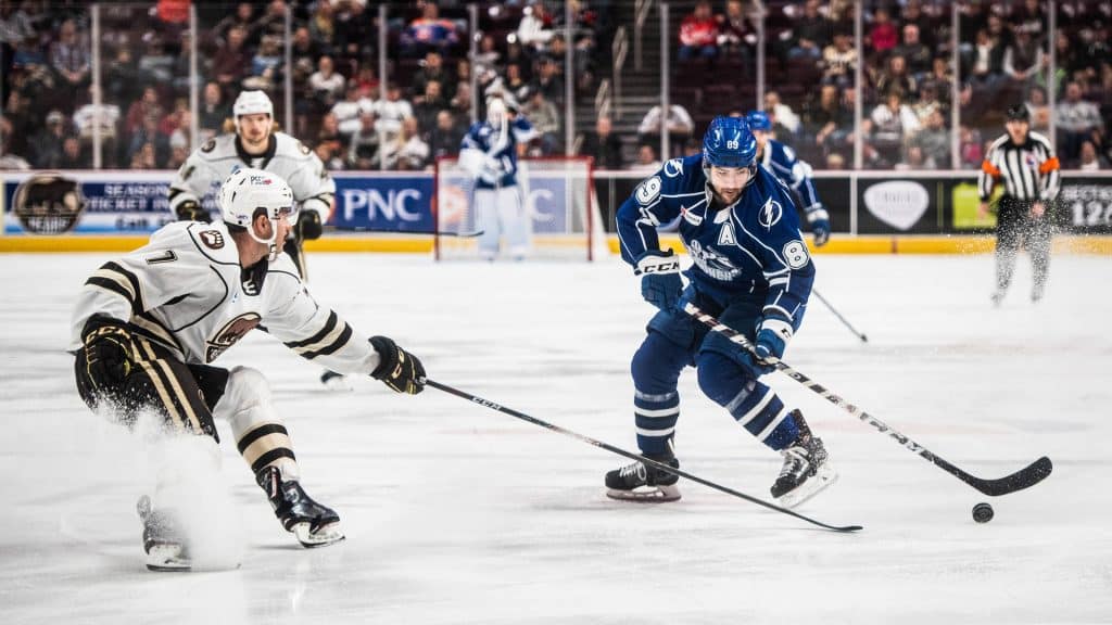 Crunch edged by Bears, 4-2