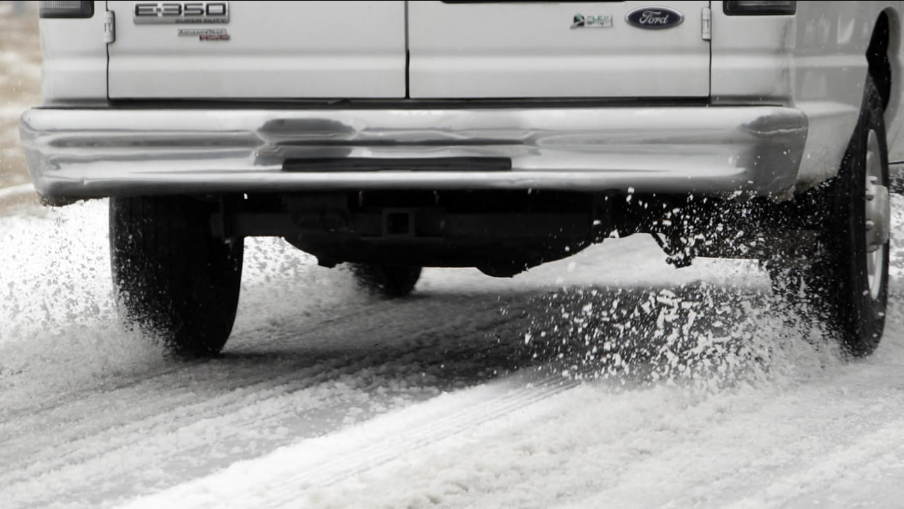 SAFETY MOMENT: Staying safe on the roads in winter SAFETY MOMENT: Staying safe on the roads in winter