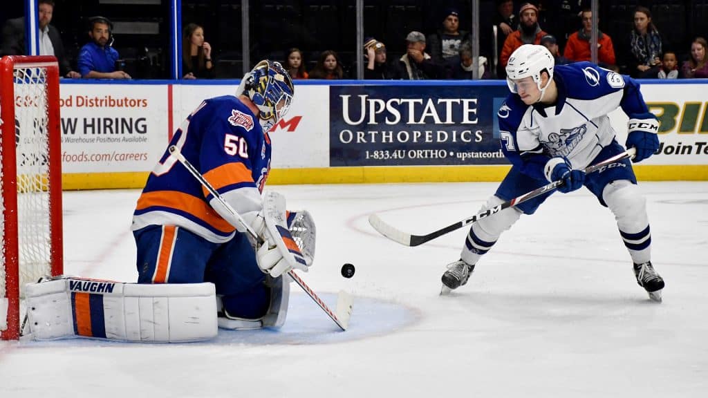 Syracuse Crunch overpower Bridgeport Sound Tigers, 5-1