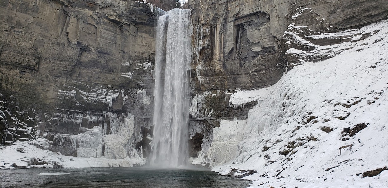 Falls at Taughannock (photo) Falls at Taughannock (photo)