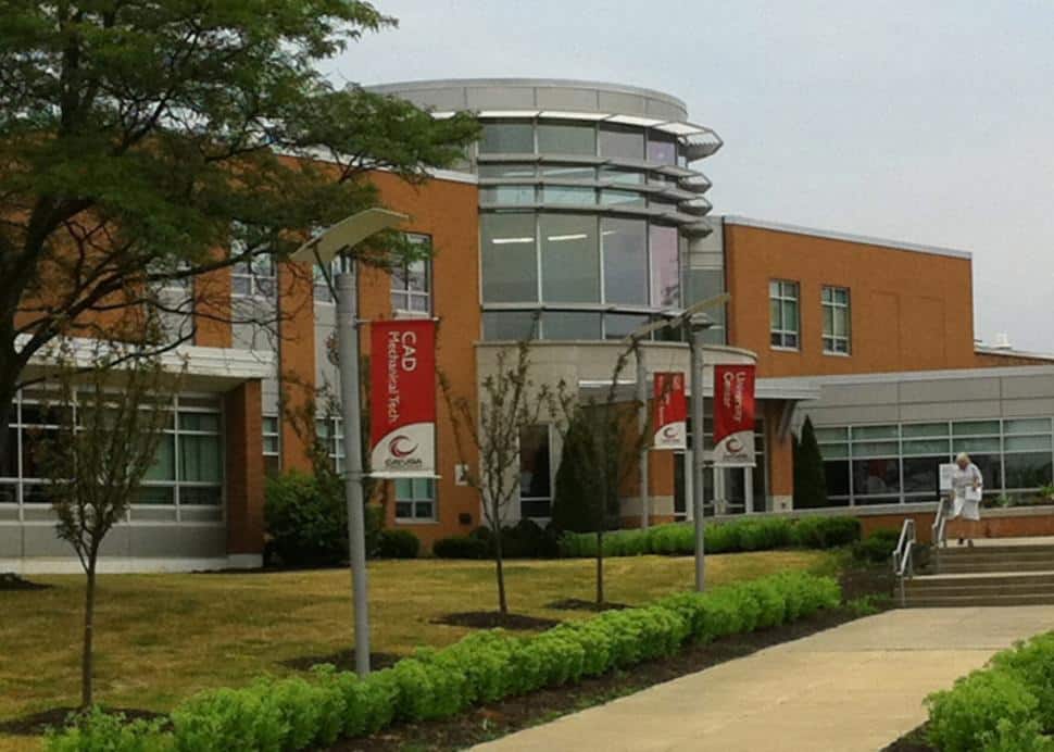 New York to offer free community college for adults starting in 2025 New York to offer free community college for adults starting in 2025