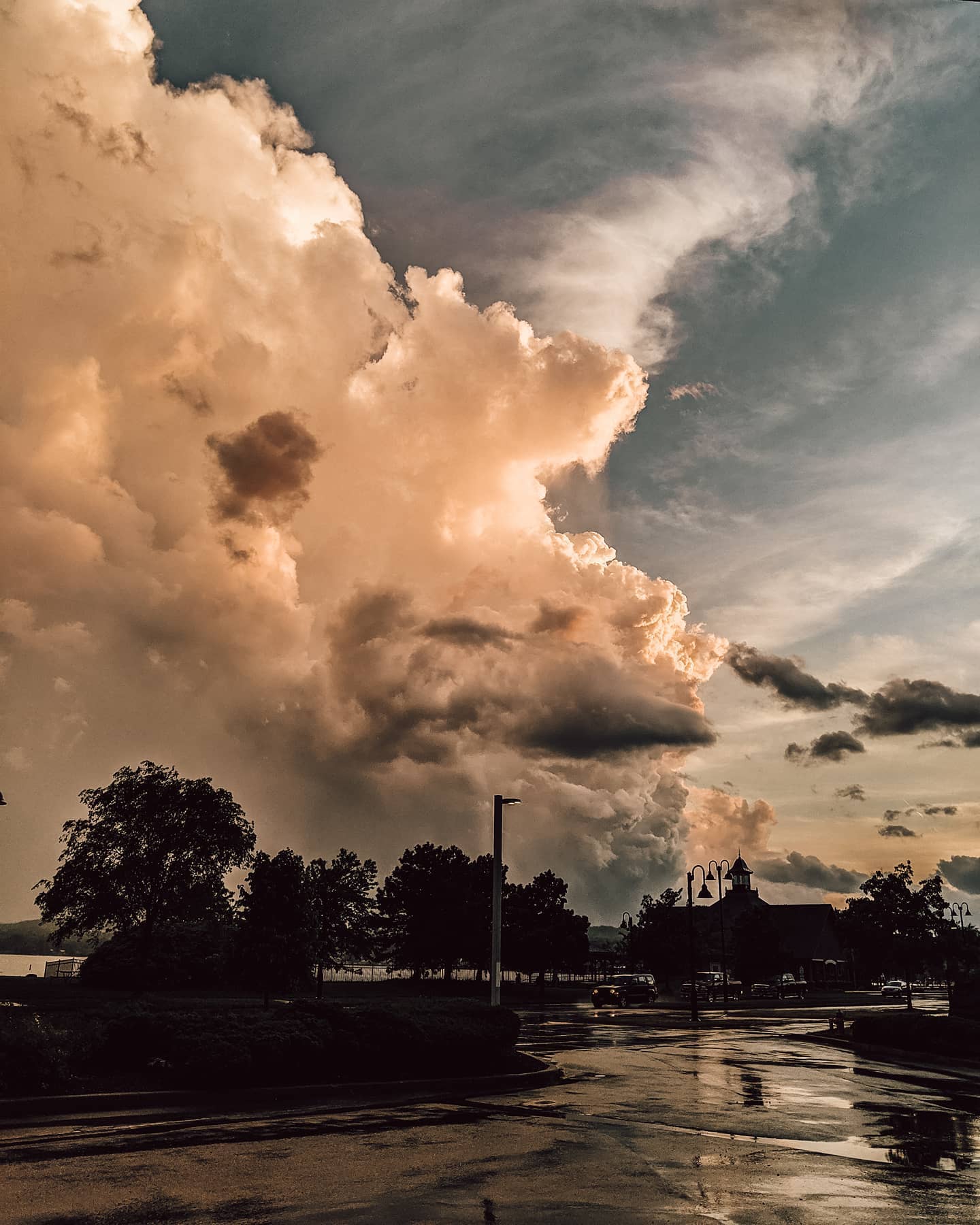 Dramatic shot over Canandaigua Lake (photo)