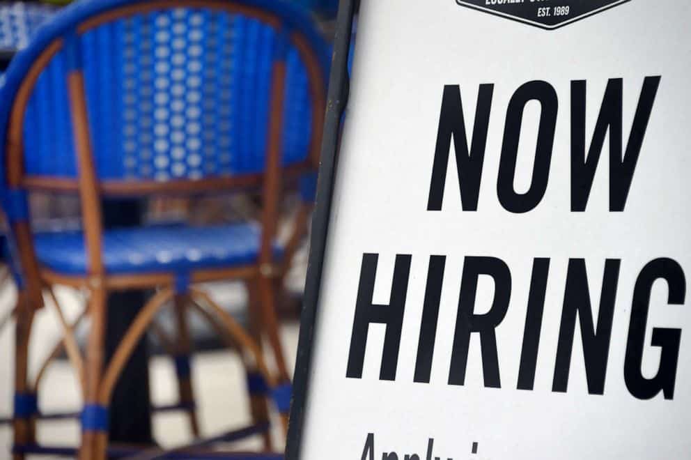 US Economy Achieves Rare Growth, Eases Inflation Concerns US Economy Achieves Rare Growth, Eases Inflation Concerns