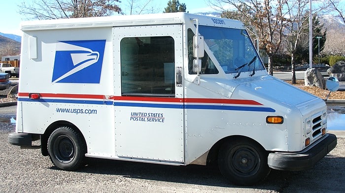USPS responds after mail carriers robbed while on the job USPS responds after mail carriers robbed while on the job