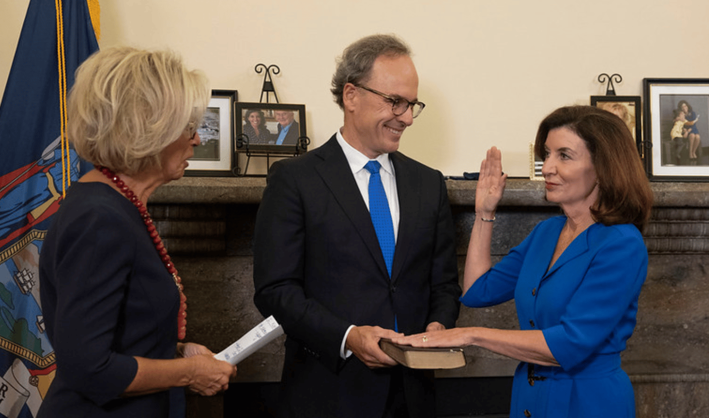 Kathy Hochul becomes 57th governor of New York State at overnight ceremony