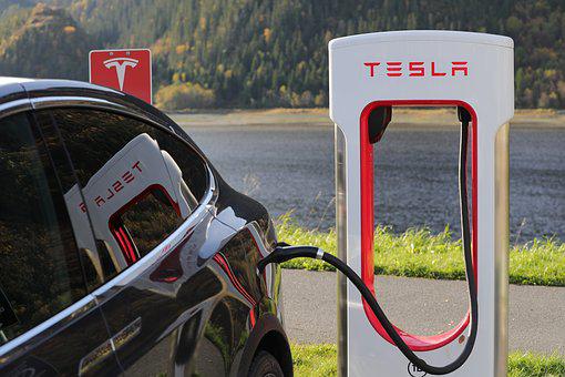 Tesla to consider accepting cryptocurrency as payment again Tesla to consider accepting cryptocurrency as payment again