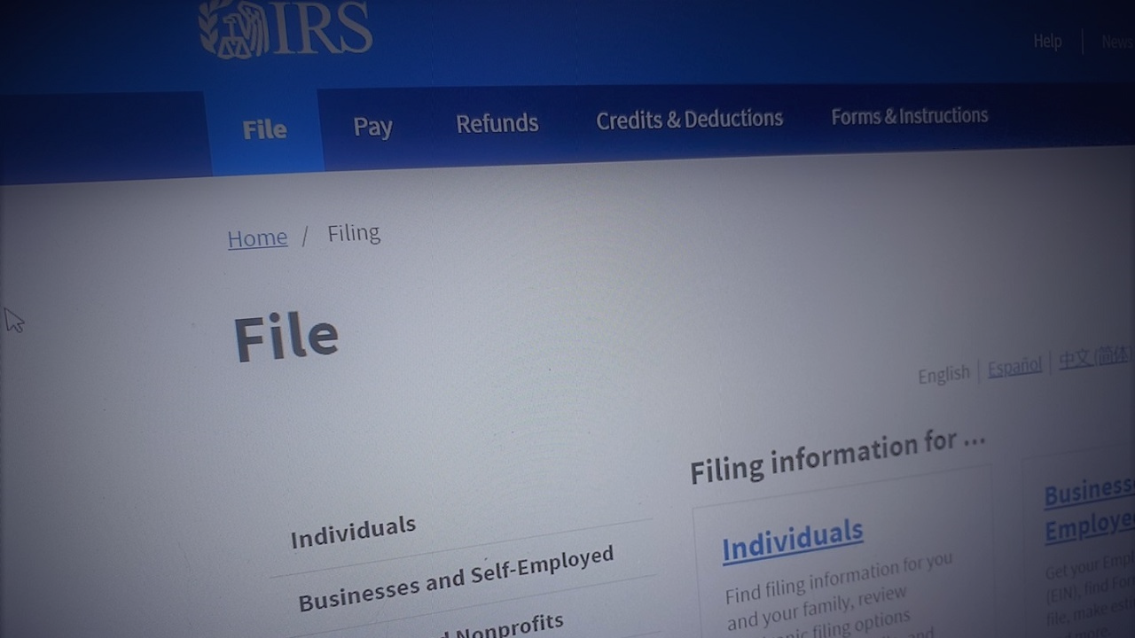 IRS website homepage dedicated to taxpayers filing their tax returns and receiving tax refunds