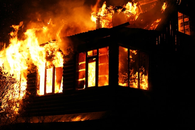 Two alarm structure fire in Catherine leaves home 75% destroyed