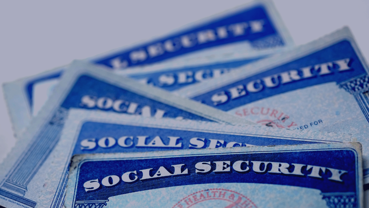 No, stores can’t see your Social Security number from REAL ID scans No, stores can’t see your Social Security number from REAL ID scans