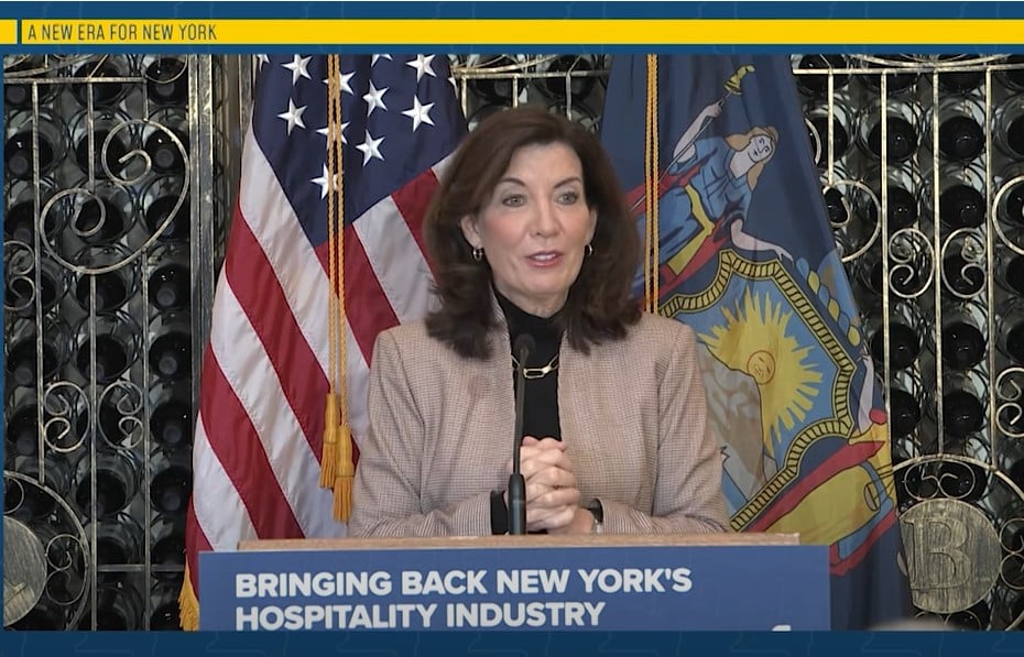 Gov. Hochul proposes permanent alcohol-to-go policy Gov. Hochul proposes permanent alcohol-to-go policy
