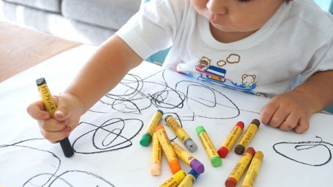 child coloring- do children need to file taxes?