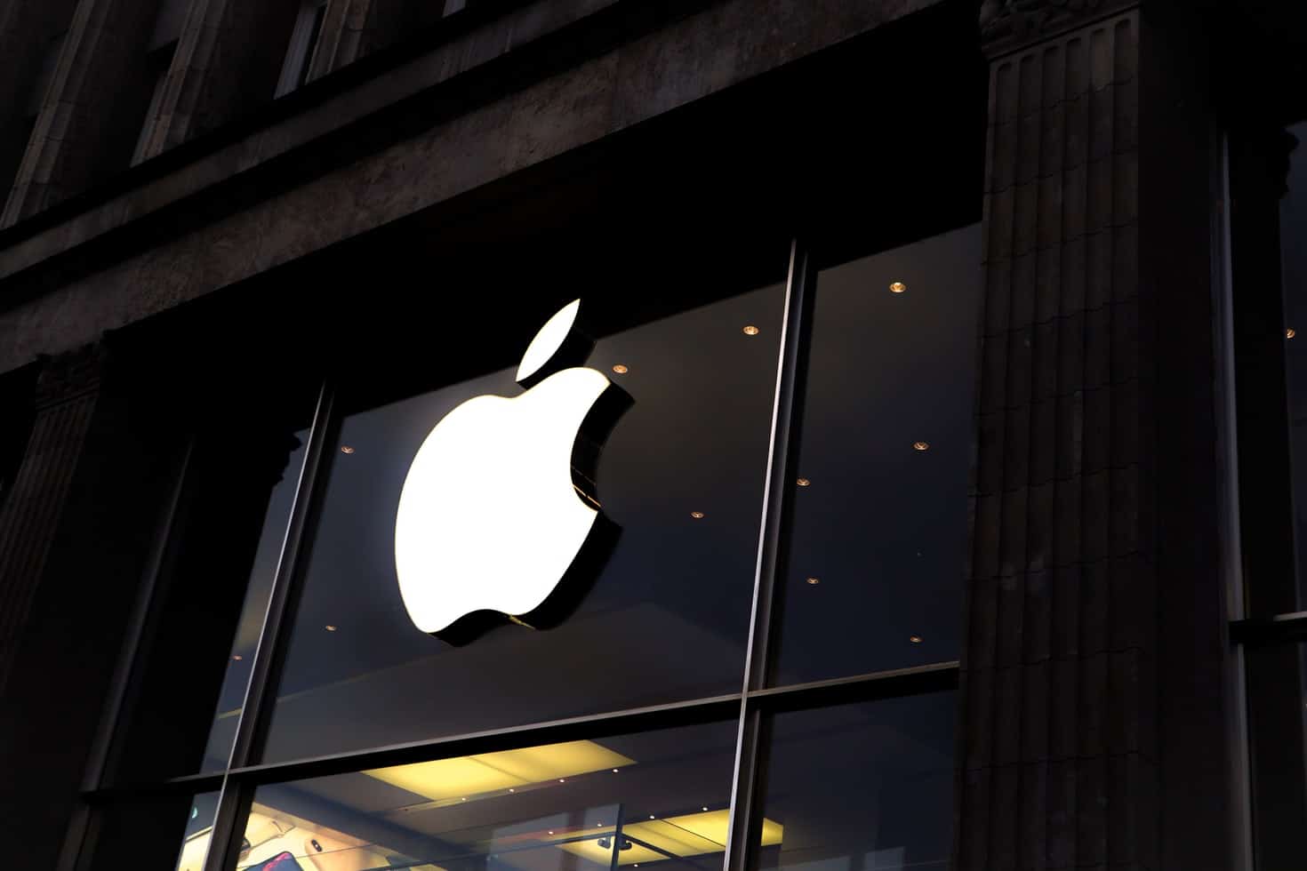 Apple globalization effects and ethics