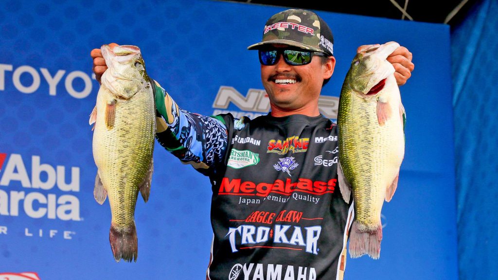 Chris Zaldain takes Day 1 lead at Bassmasters Elite on Cayuga Lake