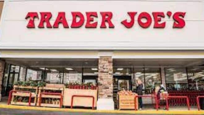 No, Trader Joe’s chickens are not vaccinated for bird flu No, Trader Joe’s chickens are not vaccinated for bird flu