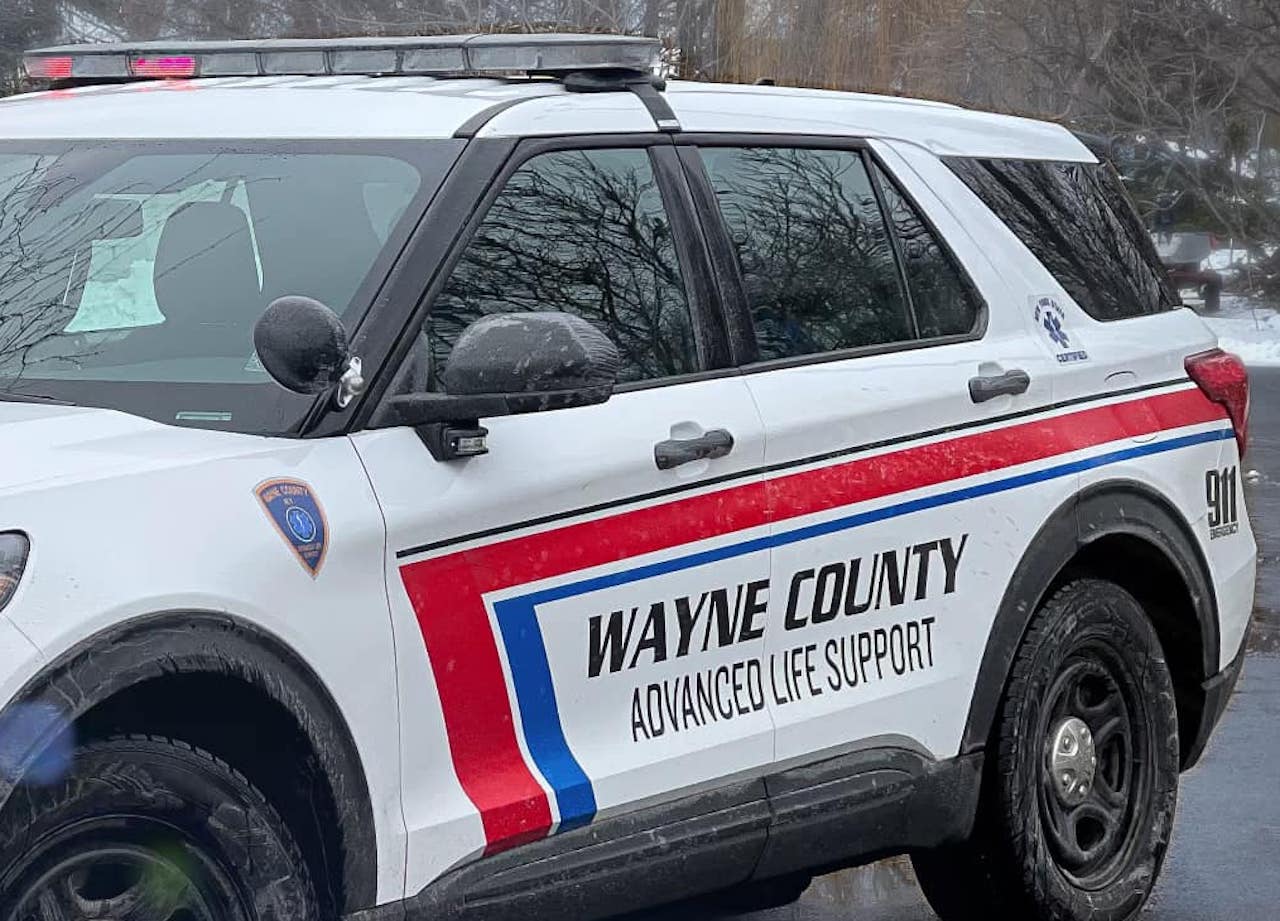 Arcadia woman injured in single-vehicle crash on Route 31