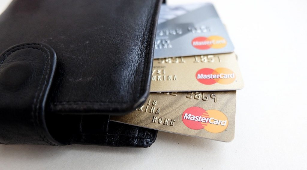 New York credit limits fall 11% on new accounts, report finds