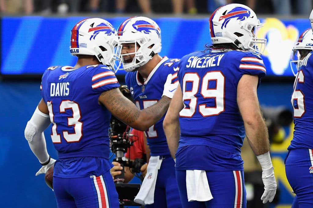 Bills cruise past Rams in season opener (full coverage)