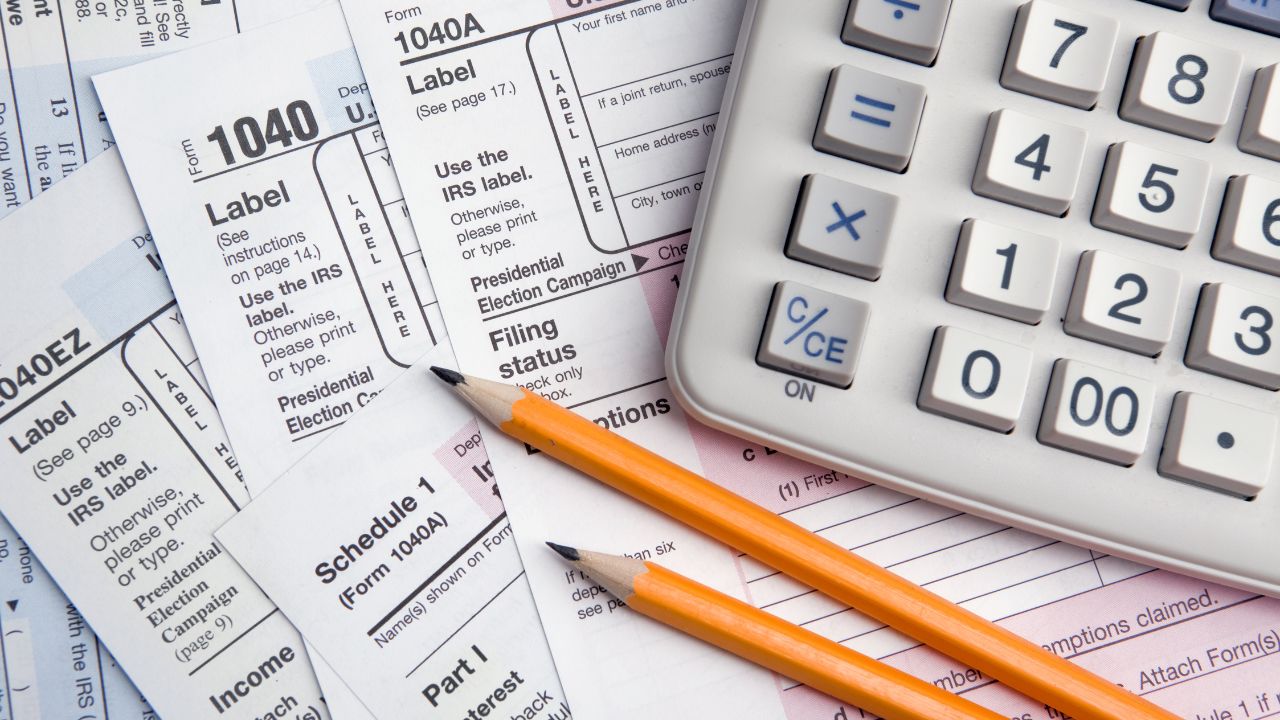 Fraudulent tax returns: Be aware of your tax preparer Fraudulent tax returns: Be aware of your tax preparer