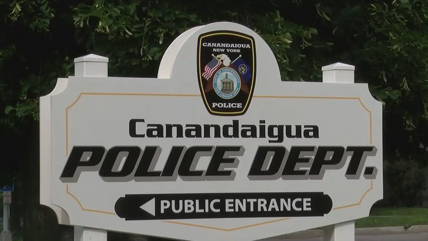 Rochester woman abandoned dog and parrot in Canandaigua Authorities