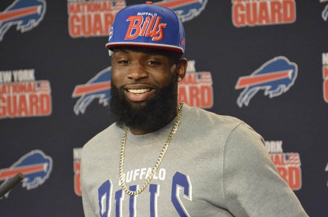 UPDATE: Former Syracuse, Bills WR Mike Williams on life support following construction accident
