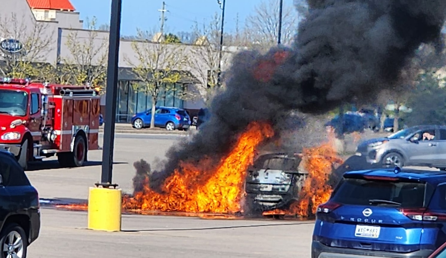 Deputies give update on vehicle fire at mall: Flames started after major oil leak
