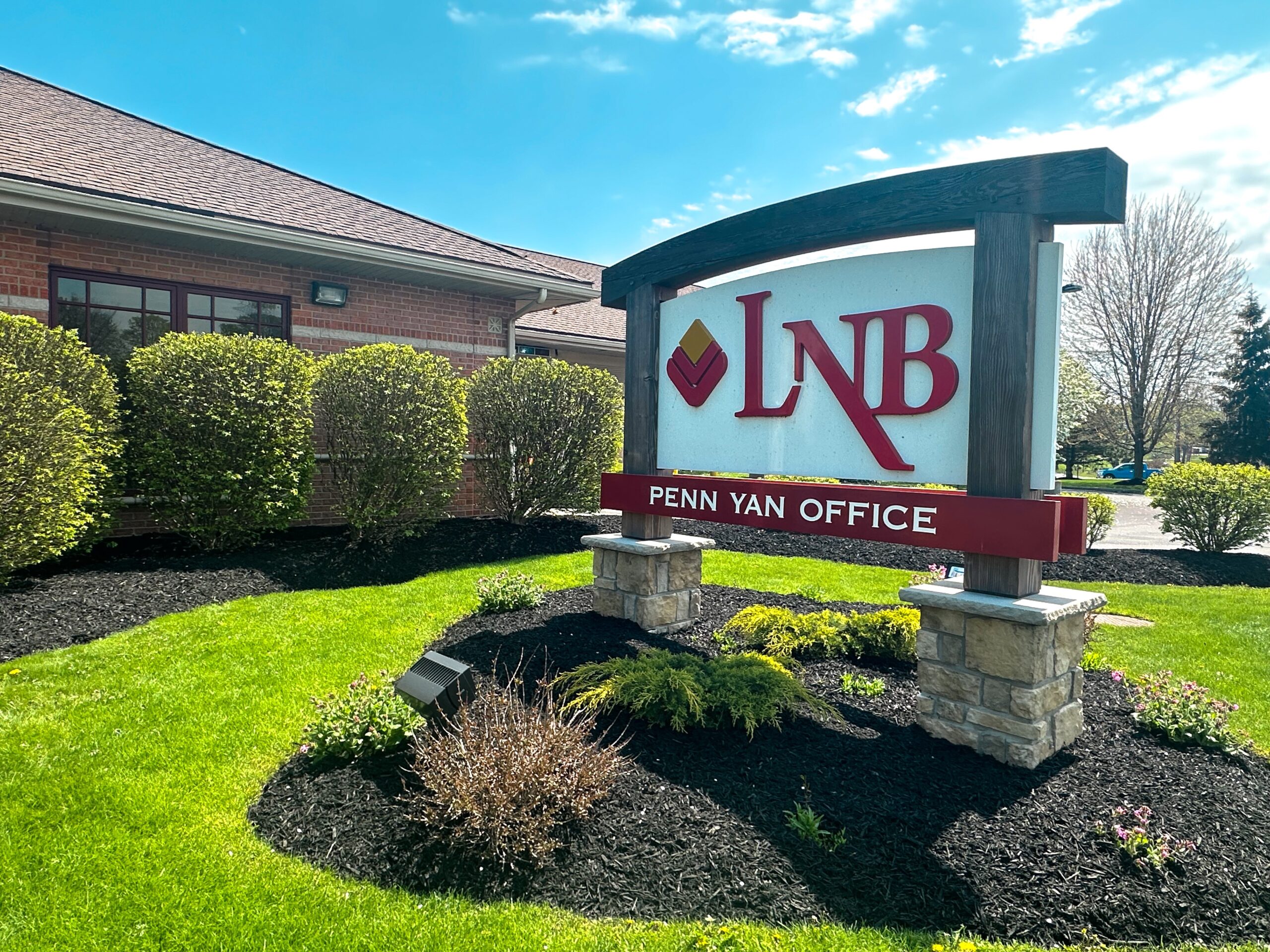 Lyons National Bank wins prestigious business award in Yates County