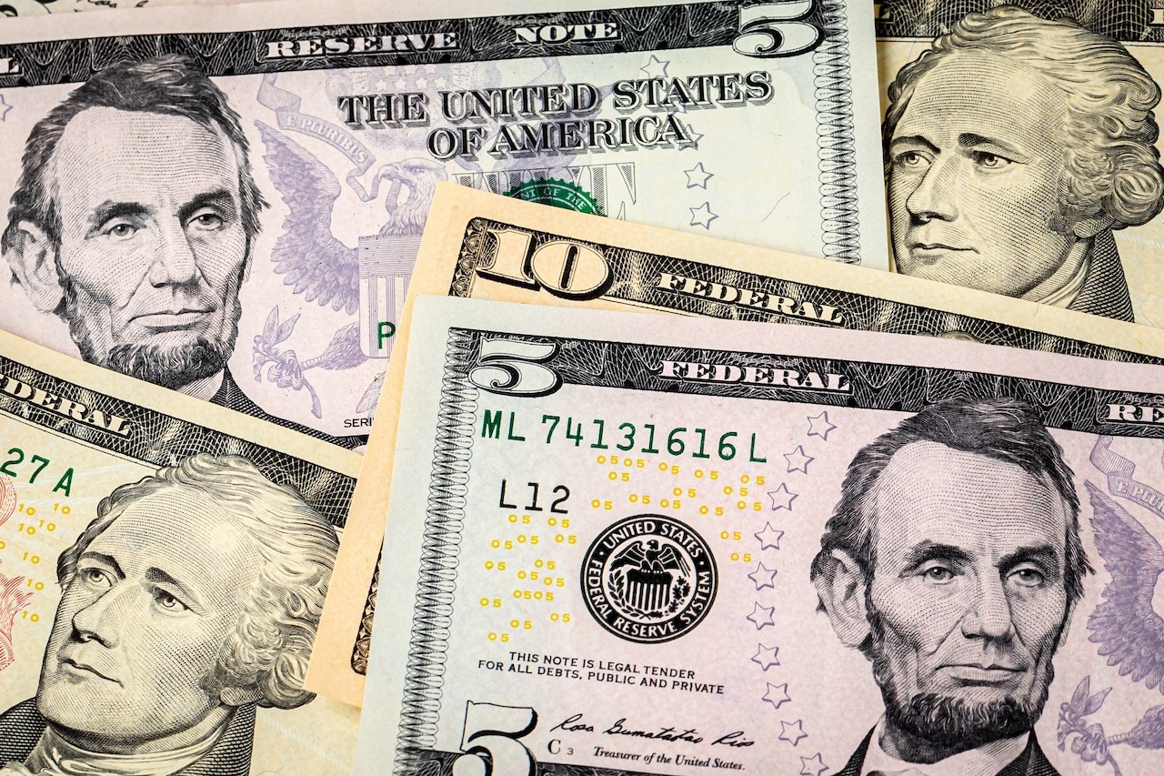 Wall Street bonuses soar to record .5 billion in 2024 Wall Street bonuses soar to record .5 billion in 2024