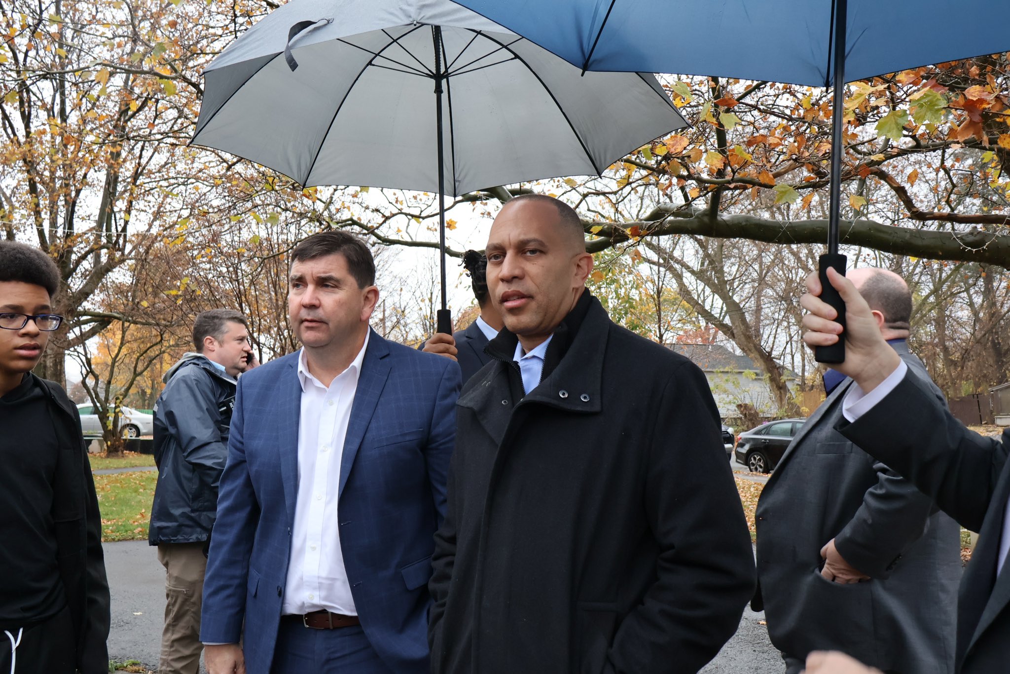 Hakeem Jeffries rallies support for John Mannion at CNY event