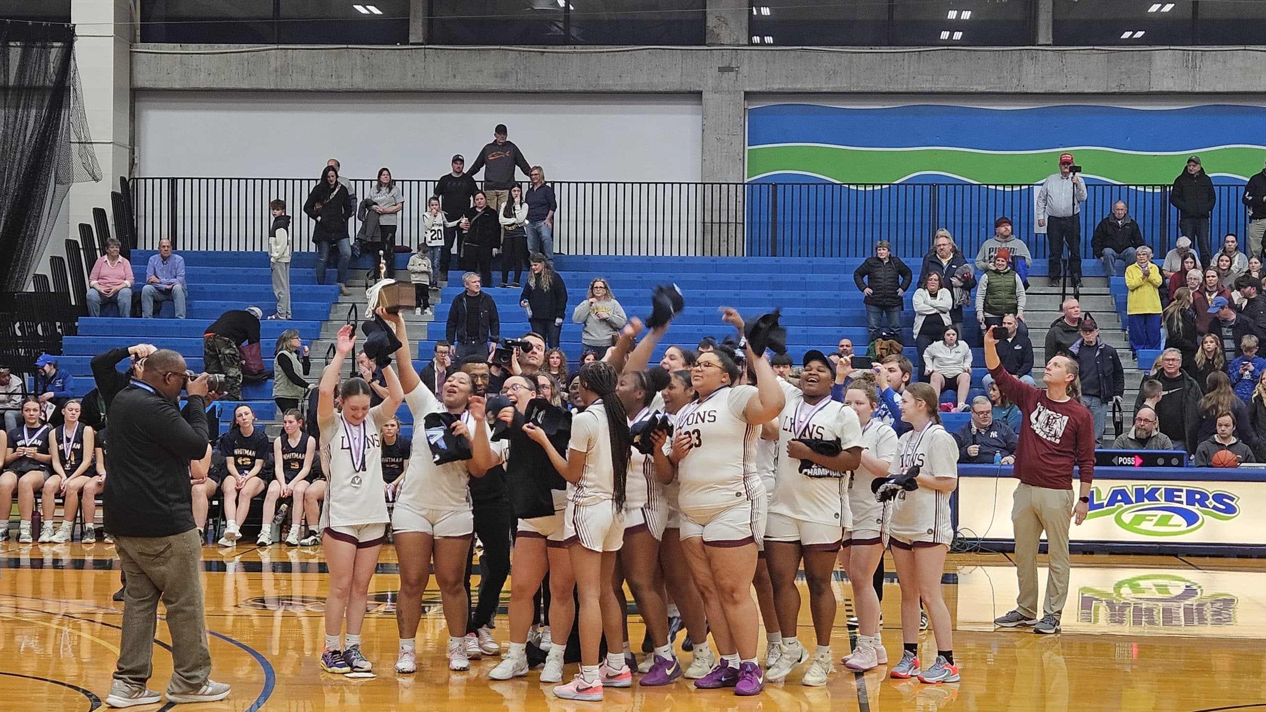 GIRLS BASKETBALL: Lyons uses dominant third quarter run to win first sectional title since 2014