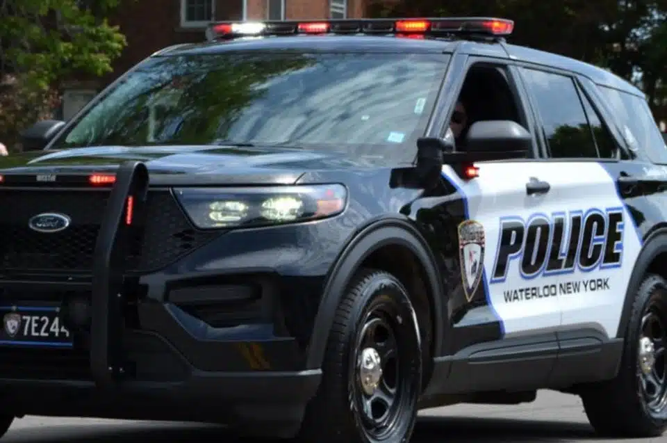 Man allegedly pulled knife, fled police in Waterloo Man allegedly pulled knife, fled police in Waterloo