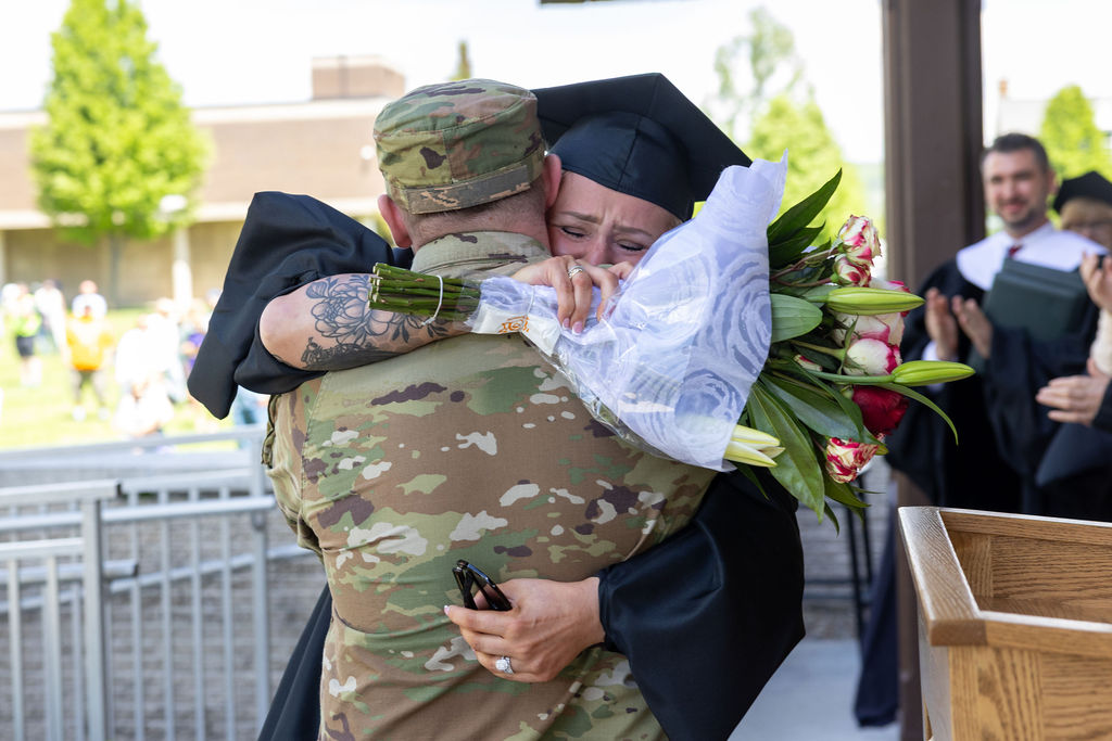 Surprise reunion stuns crowd at Keuka College graduation Surprise reunion stuns crowd at Keuka College graduation