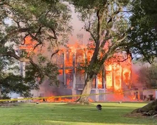 Nottoway Plantation destroyed by fire in Louisiana (photos) Nottoway Plantation destroyed by fire in Louisiana (photos)