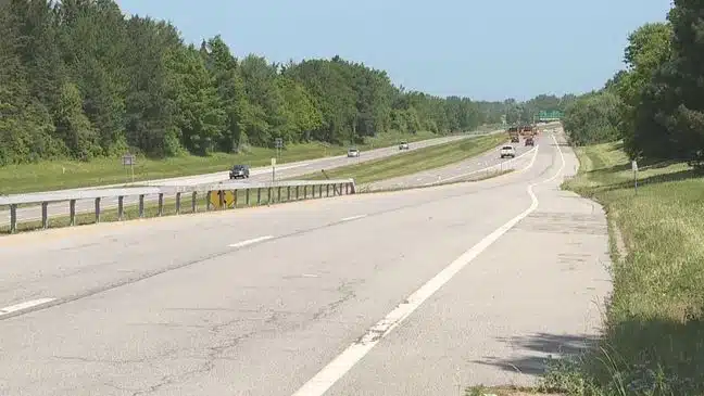 Heat buckles roads, raises health concerns in Rochester Heat buckles roads, raises health concerns in Rochester
