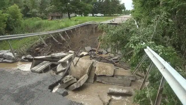 Avon sinkhole forces emergency response, long repairs ahead Avon sinkhole forces emergency response, long repairs ahead