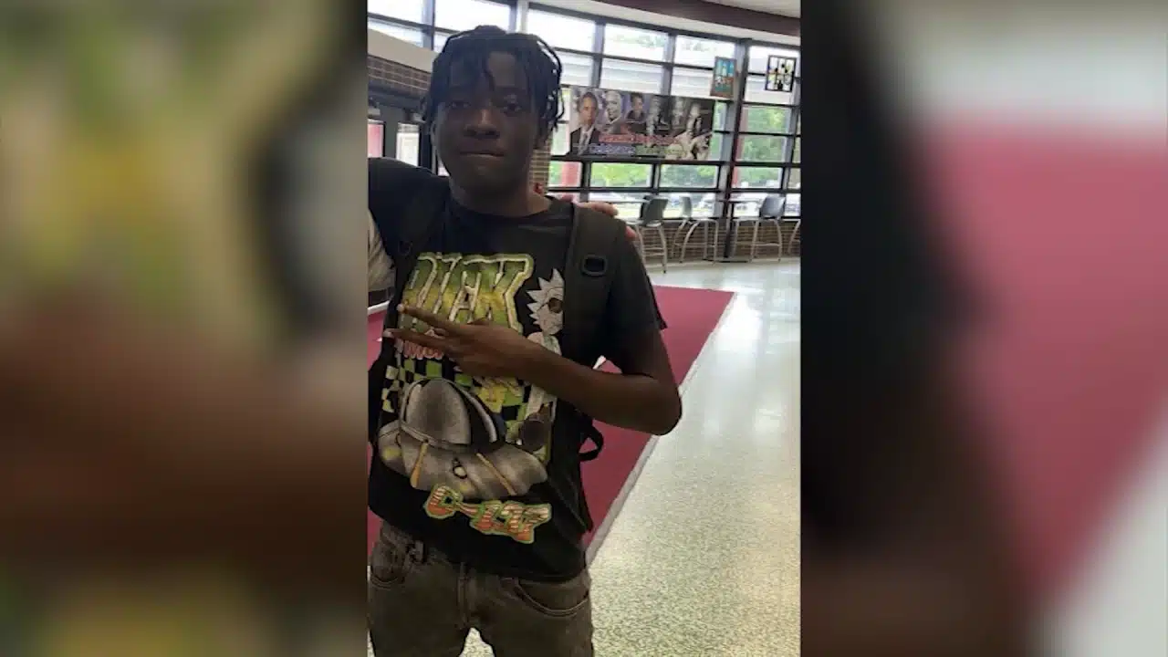 Newark family pushes for graduation tribute to late student Newark family pushes for graduation tribute to late student