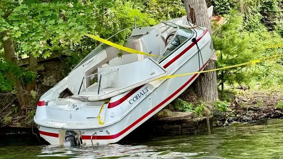 Witnesses describe high-speed boat crash on Canandaigua Lake Witnesses describe high-speed boat crash on Canandaigua Lake