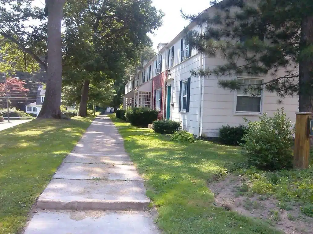 HWS buys Geneva Gardens for student housing HWS buys Geneva Gardens for student housing