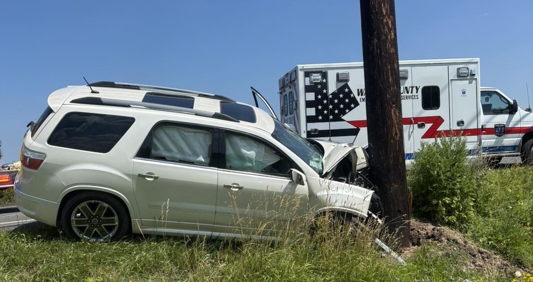 Driver escapes serious injury in Alton crash Driver escapes serious injury in Alton crash