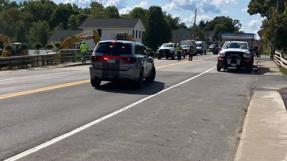 Gas line hit shuts down Route 5 in Elbridge