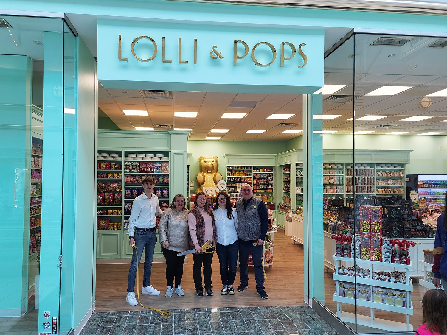 Lolli & Pops opens at Eastview Mall with sweet giveaway Lolli & Pops opens at Eastview Mall with sweet giveaway
