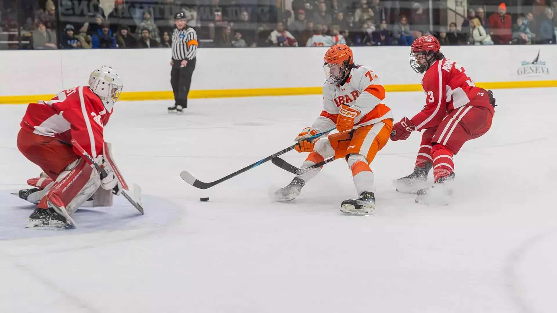 Hobart hockey uses late goal to edge Skidmore, extend unbeaten streak
