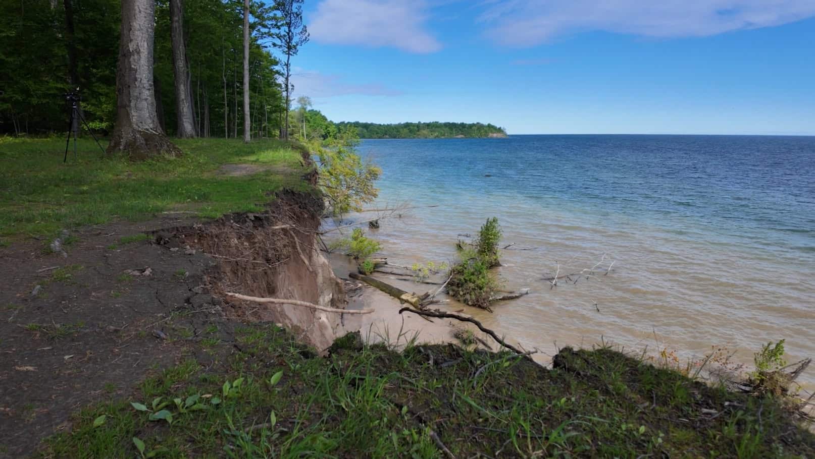 Lake Ontario erodes Beechwood shoreline Lake Ontario erodes Beechwood shoreline